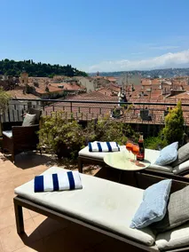 Le Boulevard de Nice Top-floor apartment Nice Port - Image 2