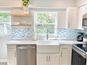 Seashell Shack: Beachside & Walkable to Dining - Image 4