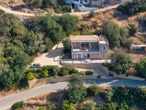 Lenika Large Family House - 2 Independent Homes - Image 2