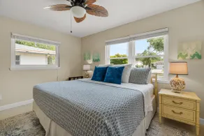 Bay Breeze Cottage Min to Siesta Key Heated Pool - Image 5