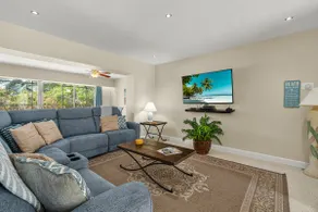 Bay Breeze Cottage Min to Siesta Key Heated Pool - Image 2