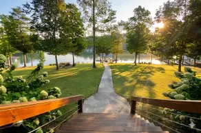 Lakefront Retreat: Dock,Paddleboard,Kayak& Fishing - Image 3