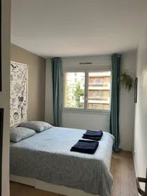 Comfy & charming 2 bedrooms in Ménilmontant - Image 3