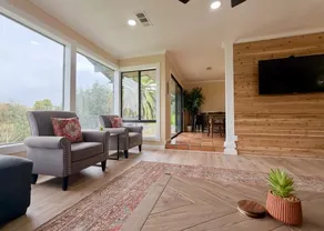 Endless Views! Comfy Bright Roomy 4/2.5 - Image 3