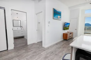 180 Mt View Huge Balcony 2BR 3Beds 2Bath 2Parkings Penthouse - Image 5