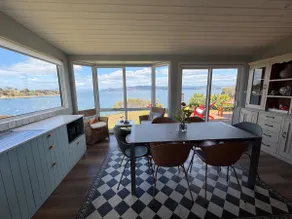 Total Waterfront Self Contained Cottage - Image 4