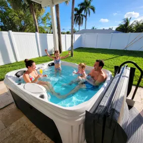 Pool & HotTub & BBQ grill 3 Bedroom House  5 mins from Beach & Delray Downtown  - Image 2