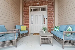 Luxurious 1 Bdrm Downstairs Walkable to Downtown - Image 4