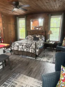 1895 Guesthouse on the Potomac River - Image 3