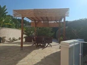 Ground floor villa with private pool - Image 5