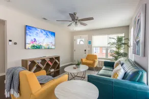 Family Fun Home|5 min to Riverwalk~Brewery~Frost - Image 2