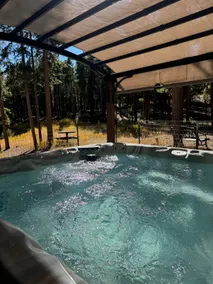 Hot tub. Fireplace. 3 bdrms. 2 bath. Kid Play Area - Image 2