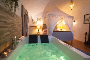 Sorrento Coast Hideaway • Private Jacuzzi & BBQ - Image 3