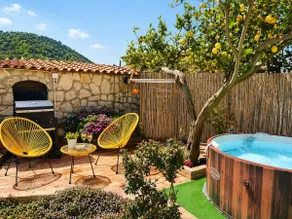 Sorrento Coast Hideaway • Private Jacuzzi & BBQ - Image 5