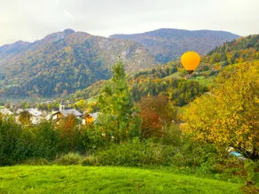 Chalet with view and garden - Image 3