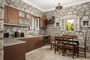 Prosilion Stone House - Image 4