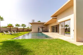 Beautiful modern villa – heated infinity pool - Image 5