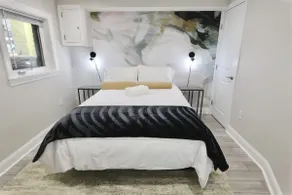 Darling Apartment in Capitol Hill - TWO min to Metro - Image 2