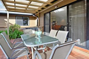 Golf & Beach Escape | Kangaroos | Sleeps 8 - Image 5