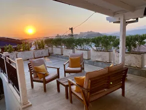 Sunset House - Image 5