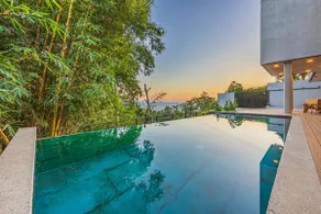 Luxury Ocean-View Villa • Pool • Walk to Beach - Image 5