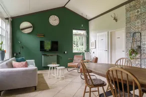 Atmospheric bungalow with hot tub - Image 5