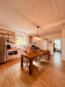 Couette et Marées -St. Lawrence Beachfront 5-Bedroom Home - Image 4