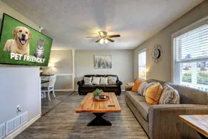 Varners Station | King Bed, Smart TVs. Pet frndly! - Image 3