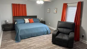 Beautiful Spacious House near the bay! - Image 4