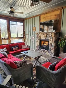Amazing Riverfront Bungalow with mountain views! - Image 2