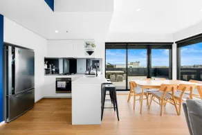 Stunning 2br Penthouse -Under New Management - Image 3