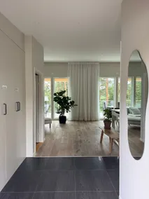Large house with lovely views among the treetops - Image 2