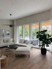 Large house with lovely views among the treetops - Image 5