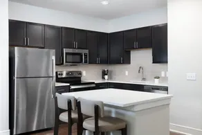 Spacious 2 Bed | Resort-Style Pool - Image 5