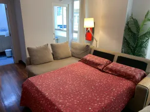 Loft and Garage in City Center, wifi, 5” to Beaches. - Image 4
