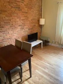 Fully Furnished 2BR near Olympic Park +AC +Parking - Image 2