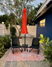 Newly refurbished apartment with private garden - Image 2