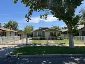 Cozy 2B/1Bth w Spacious Parking inside Fence - Image 5