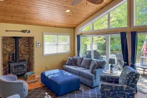 Fish, Hike & Hunt: Lakeside Newaygo Cottage - Image 4
