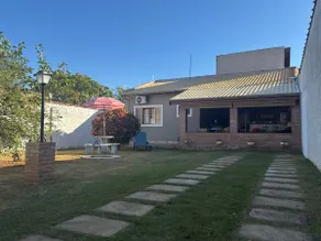 House with large green area for pets near downtown - Image 3