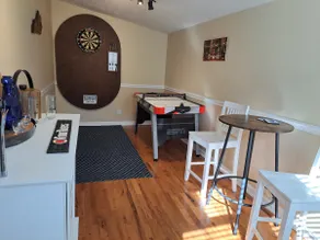 CLEAN! 2 Bed/2 Bath/Game Room - Image 4