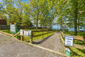 Pet Friendly Cozy Cottage with Lake Access - Image 5