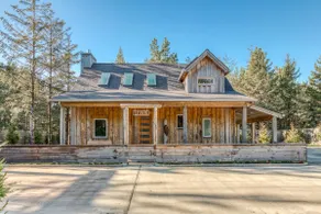 Boutique cabin. High end. Hot Tub. Path to Beach - Image 2