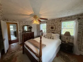 Comfortable Family Home in a Charming Neighborhood - Image 3