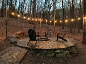 Relaxing Oaks•EV Charger•King Bed•TIEC 13 min - Image 3