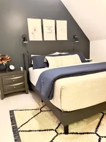 Relaxing Oaks•EV Charger•King Bed•TIEC 13 min - Image 4