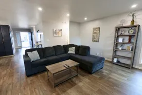 Cozy Home Close to UO and 5 Min from Airport - Image 5