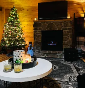 Cozy Cabin, close to Wisp w Firepit, Pool Table, Pets! - Image 5