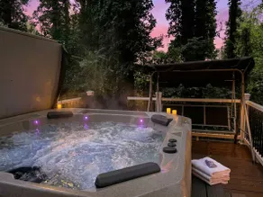 Gather & Celebrate: Hot Tub • Game Room • BAR - Image 2