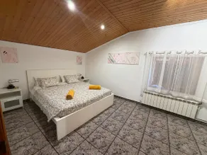 Stay in a farmhouse - Image 2
